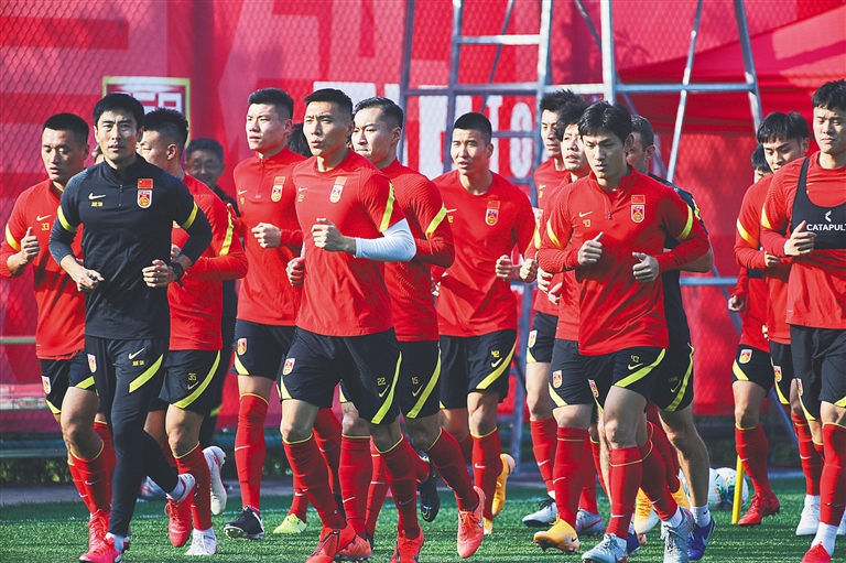 意甲半场：贝里沙造险斯图利奇失良机，克雷莫纳暂0-0莱切（意甲半场战报：贝里沙制造险情，斯图利奇错失良机，克雷莫纳暂与莱切0-0）