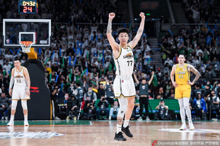 巴尔德佩尼亚斯谈首秀：会把落场球衣放房间里，用以提醒自己（巴尔德佩尼亚斯谈处子战：把比赛球衣放在房间里，时刻鞭策自己）