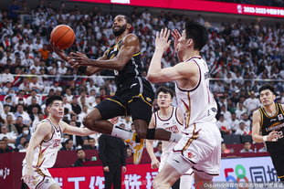 活塞上次取得12连胜还是21年前，当时他们赢下总冠军（活塞上一次12连胜已是21年前，彼时他们最终夺冠）