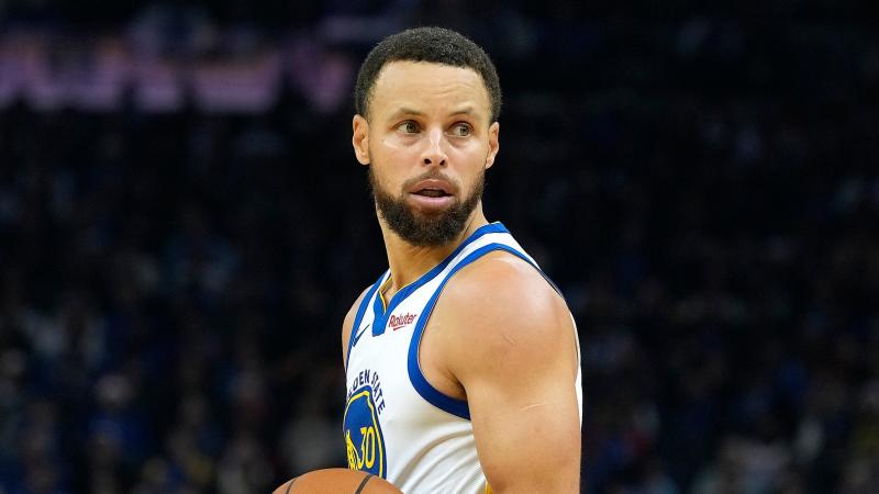 斯洛特：我们没有可用的边锋，派出两名9号球员是合乎逻辑的（斯洛特：边锋无人可用，安排双9号合情合理）