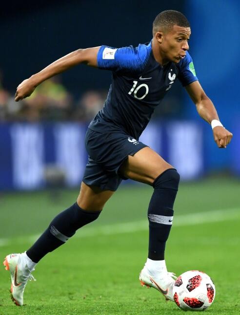 哈兰德本赛季出战20场中18场破门进32球，仅维拉、热刺对其零封（哈兰德本季20战斩32球、18场建功，仅维拉和热刺能将其零封）