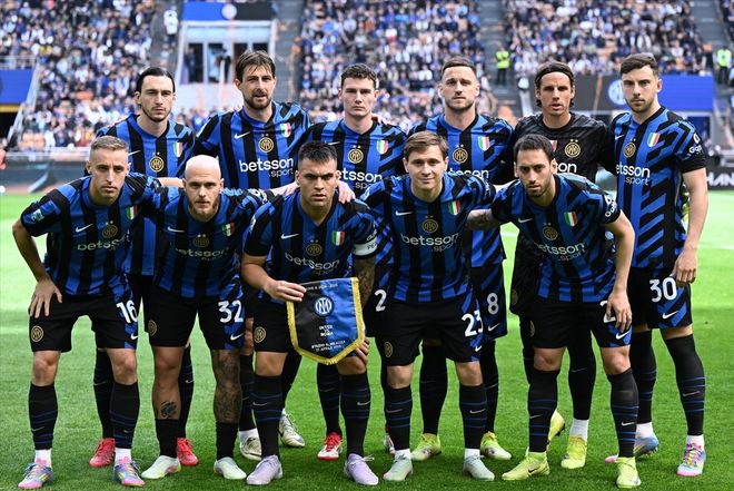 罗尼令人惊讶，费兰大胜，但佩德里是王者（罗尼爆冷，费兰大捷，佩德里称王）