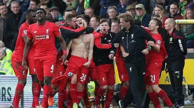 疯狂开火，拉菲尼亚狂晒数据荣誉回应落选FIFPRO年度最佳11人（火力全开！拉菲尼亚晒数据与荣誉，正面回应无缘FIFPRO年度最佳11人）