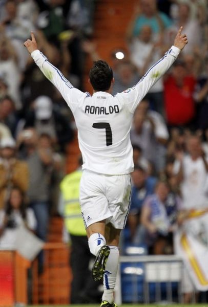 都灵2-2比萨，莫雷奥先拔头筹，切-亚当斯救主（都灵与比萨2-2握手言和：莫雷奥先开纪录，切-亚当斯读秒救主）