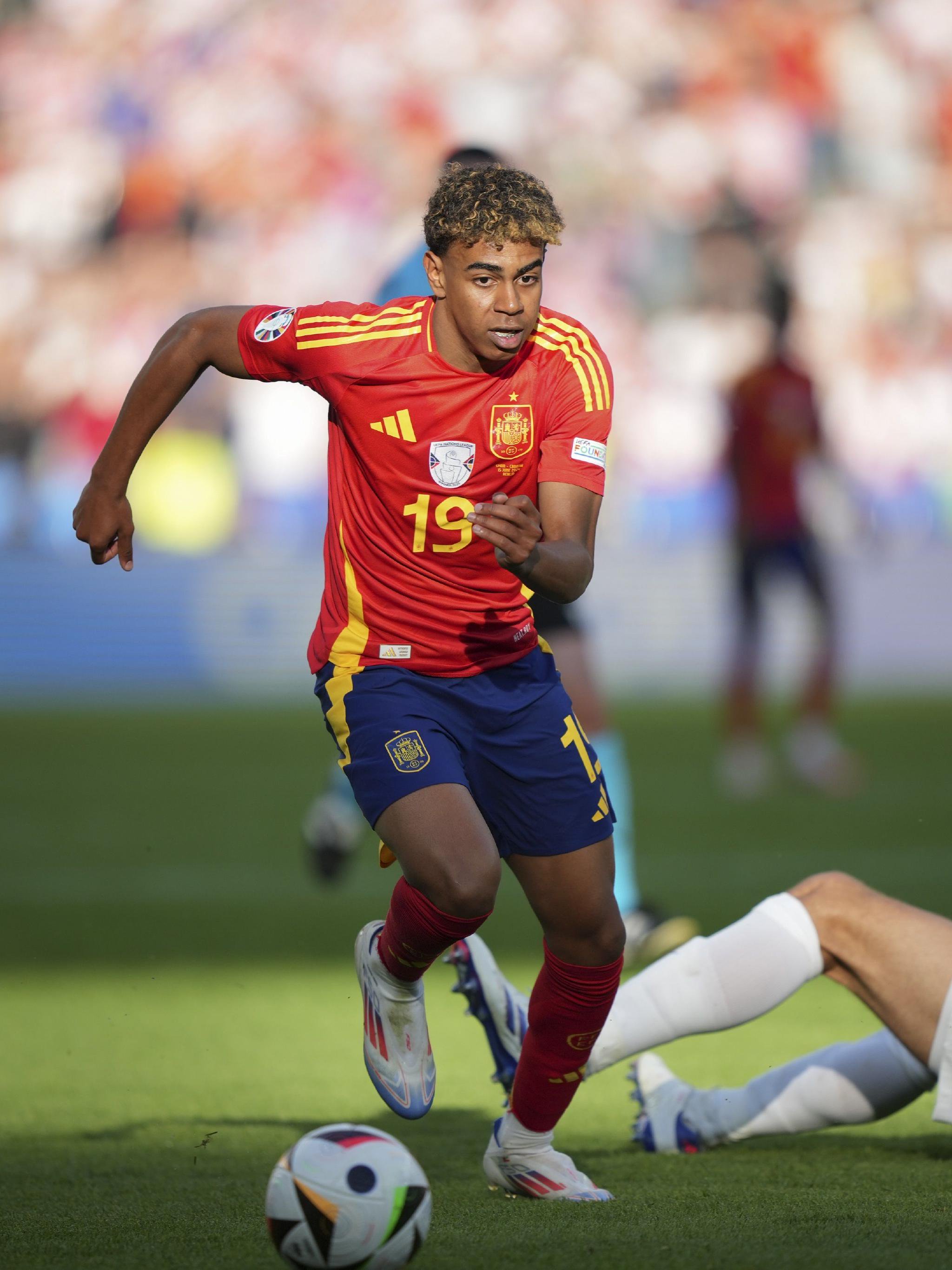 泽林斯基：之前不了解凯拉特；我们需要踢出认真且专注的比赛（泽林斯基：此前不熟悉凯拉特，但我们必须打出严谨且专注的表现）