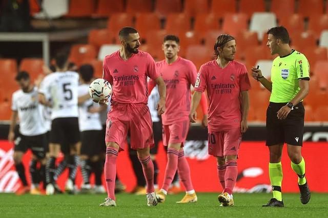 澳超前瞻：奥克兰FC中卫火线复出，喷气机联赛颓势难止（澳超前瞻：奥克兰FC后防核心及时归队，喷气机难扭颓势）